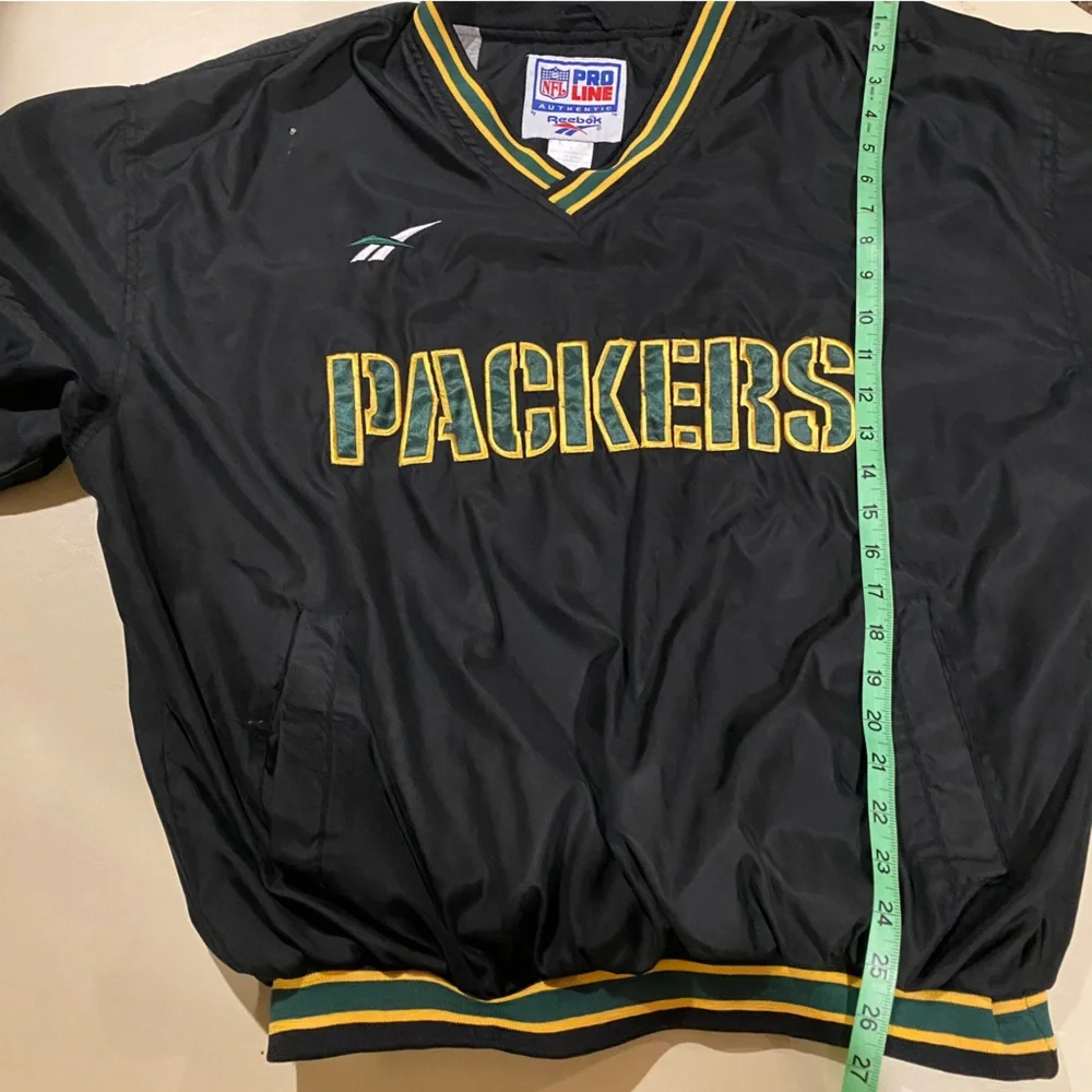 Green Bay Packers Jacket Men’s Large Black Spellout Vneck Pullover Embroidered